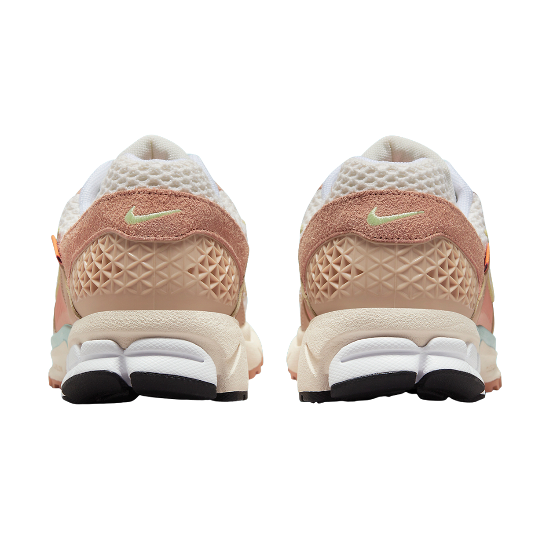 NK Zoom Vomero 5 Tan Light Green