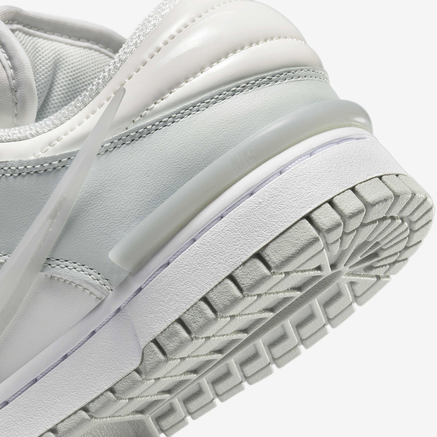 NK Dunk Low Twist -  Light Silver/White