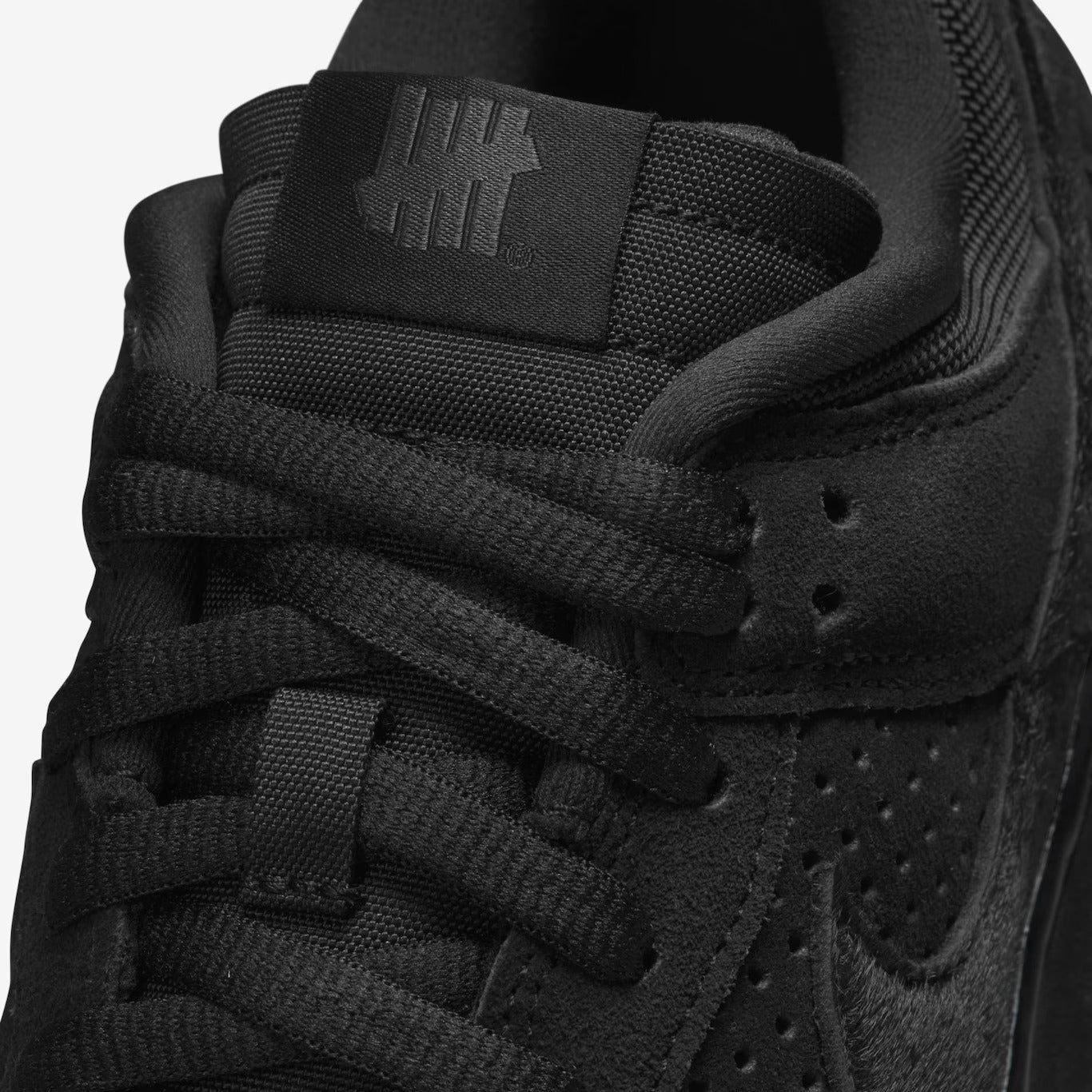 NK Dunk Low SP Undefeated 5 On It Black