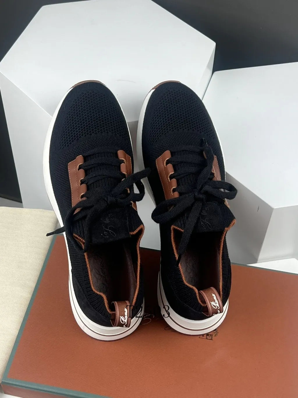 LRP 360 Flexy Walk Sneakers – Black