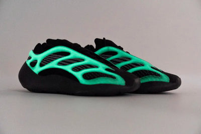 Ad Yeezy 700 V3 Alvah Real Boost