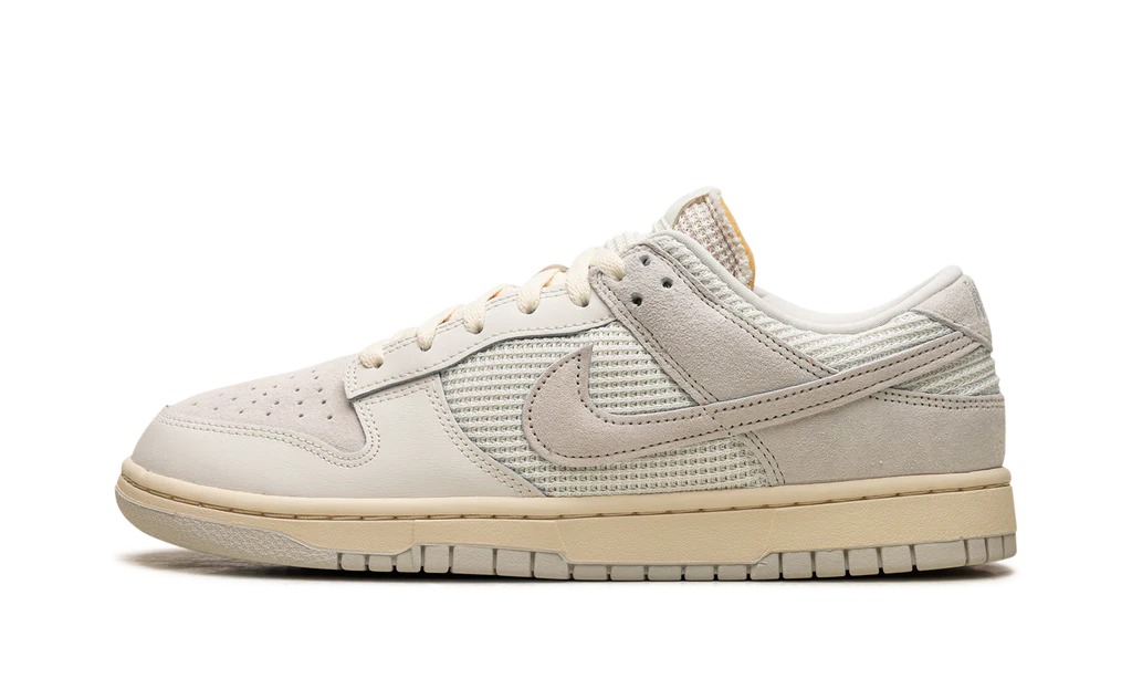 NK Dunk Low Light Bone