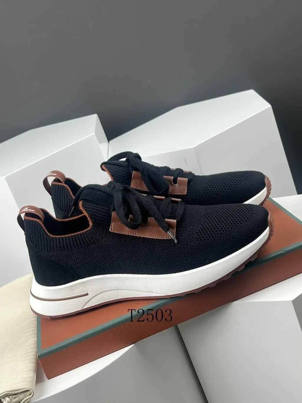 LRP 360 Flexy Walk Sneakers – Black