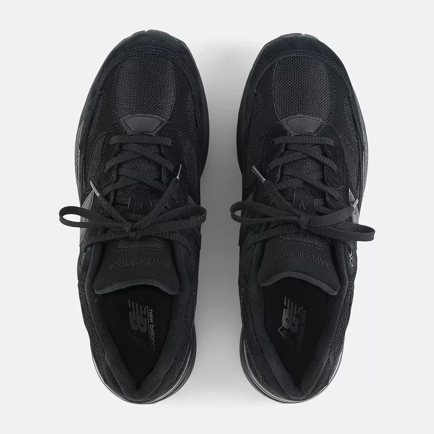 NB 992 - Triple Black