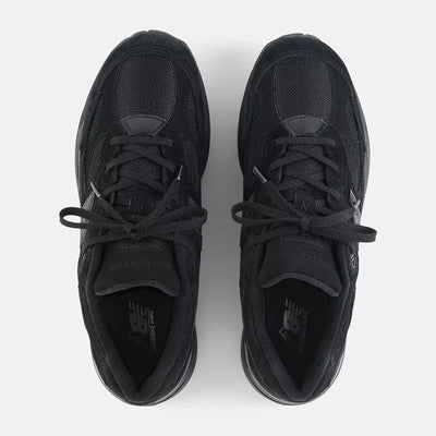 NB 992 - Triple Black