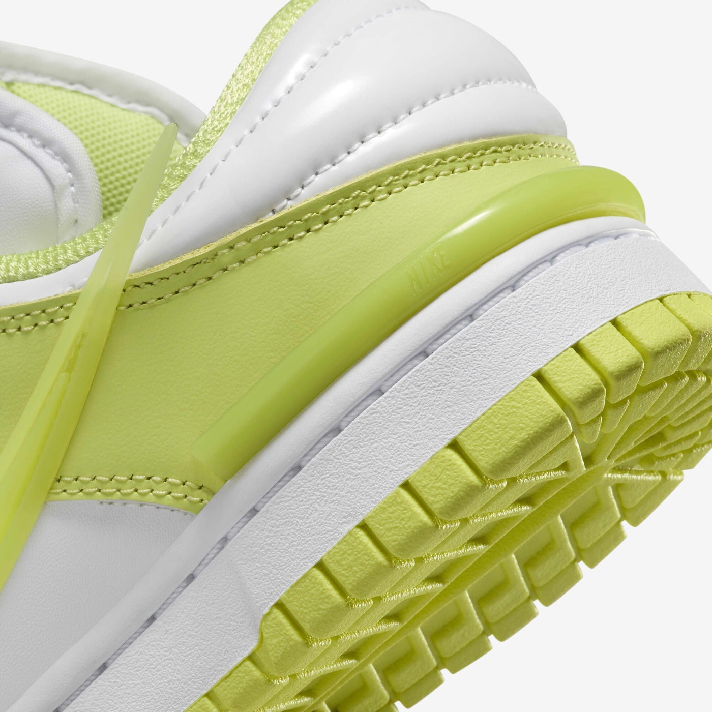 NK Dunk Low Twist - Light Lemon