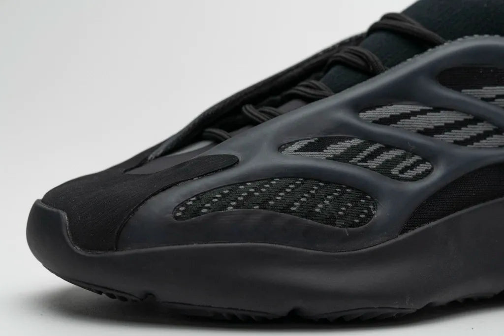 Ad Yeezy 700 V3 Alvah Real Boost