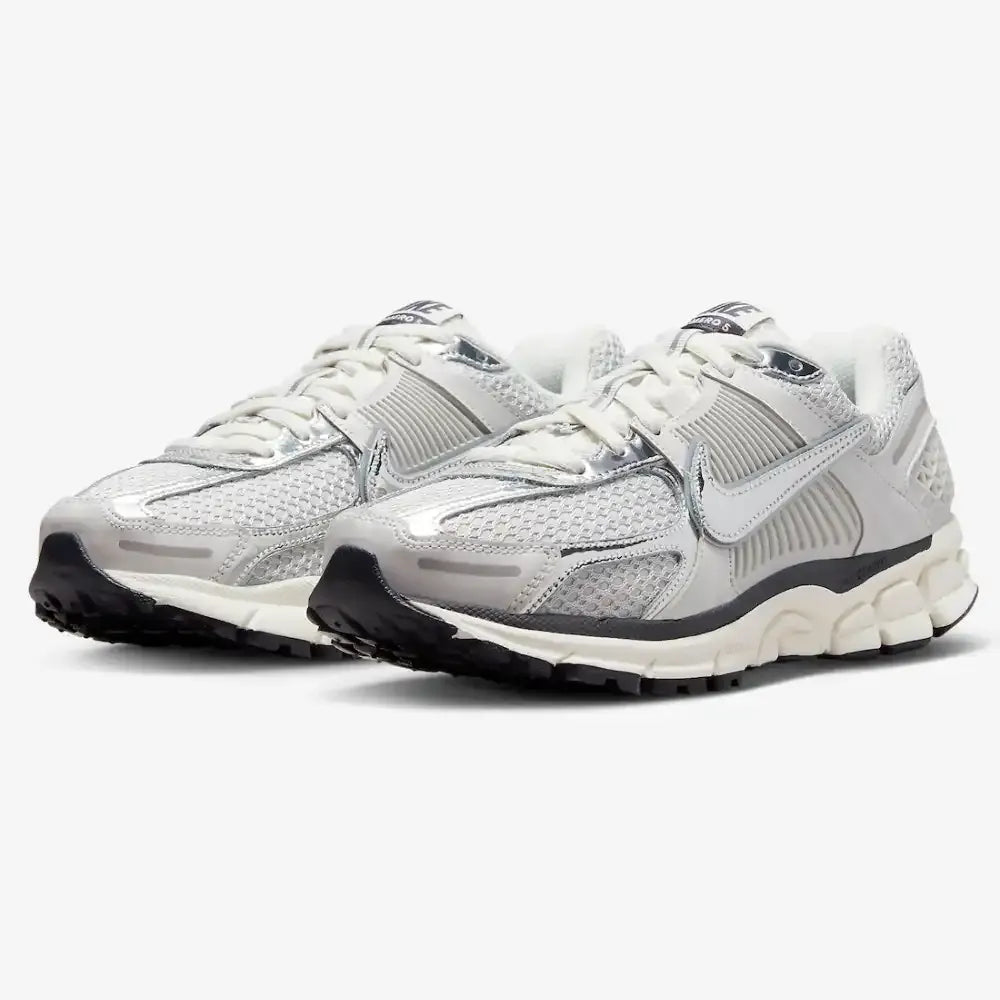 NK Zoom Vomero 5 Photon Dust Metallic Silver