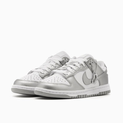 NK Dunk Low - Metallic Silver