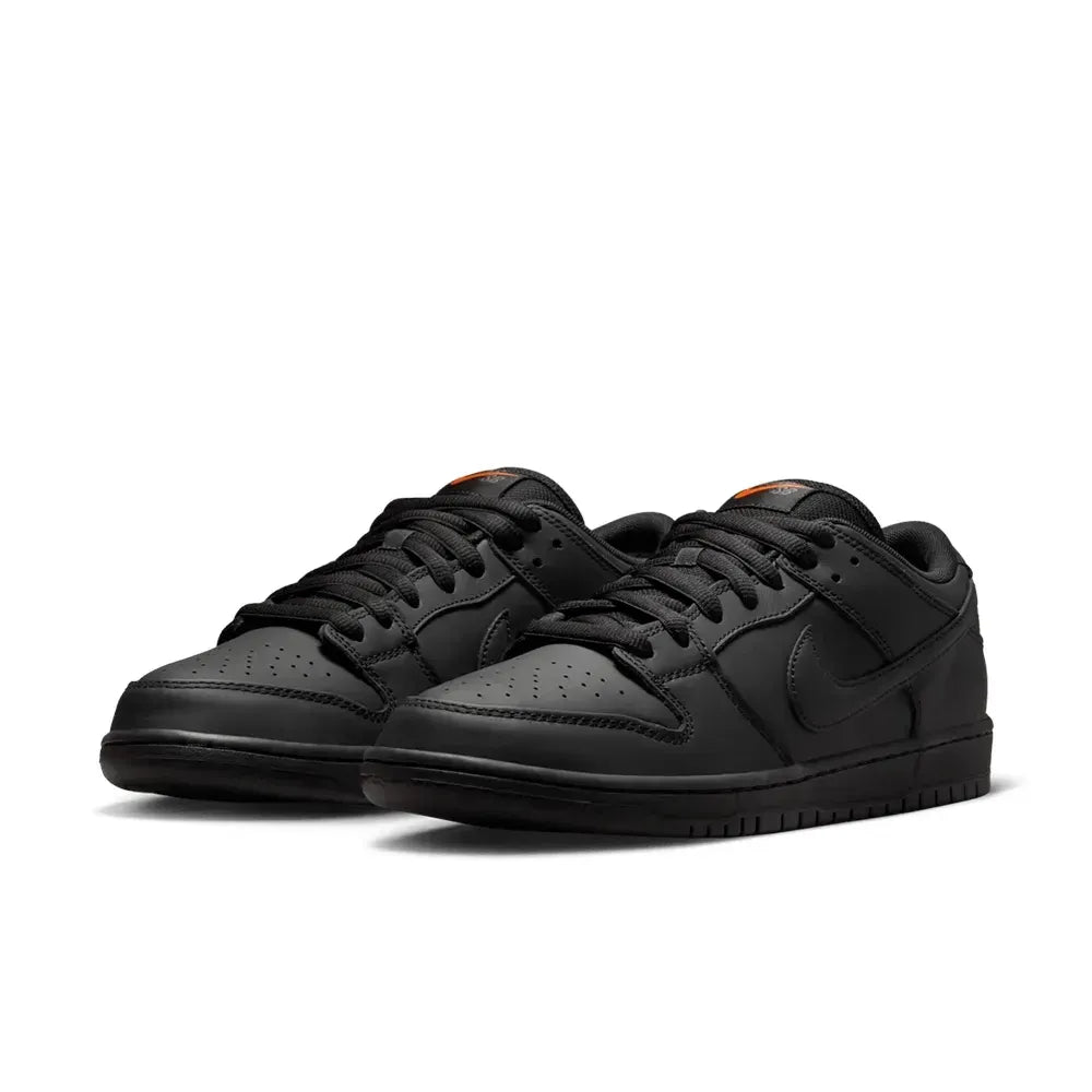 NK Dunk Low - Triple Black