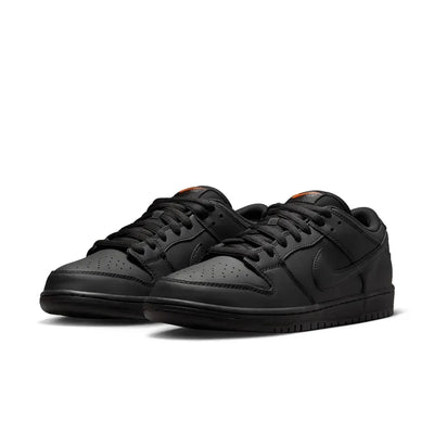 NK Dunk Low - Triple Black