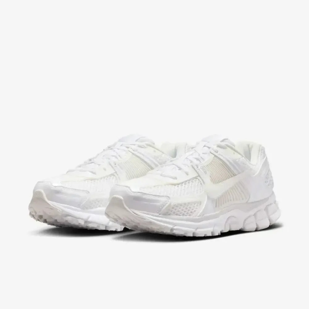 NK Zoom Vomero 5 Triple White
