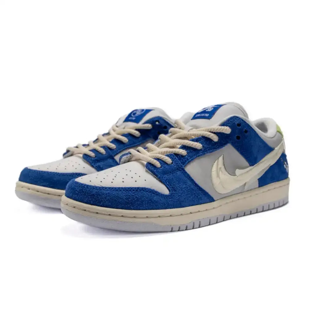 NK Dunk Low - Fly Streetwear
