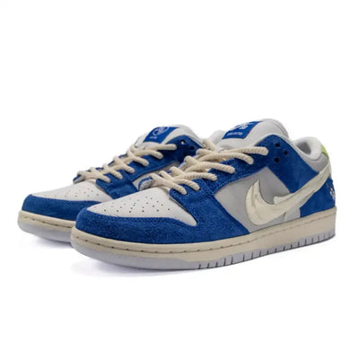 NK Dunk Low - Fly Streetwear