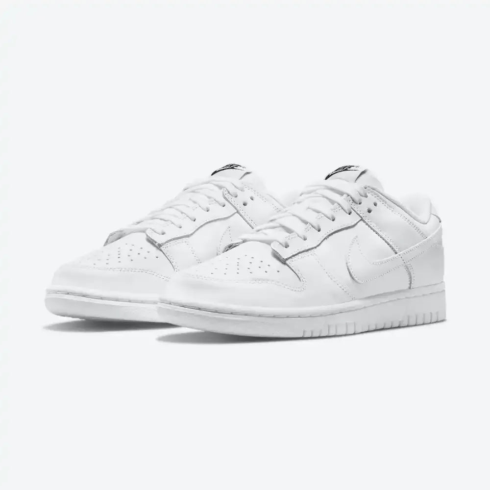NK Dunk Low Triple White