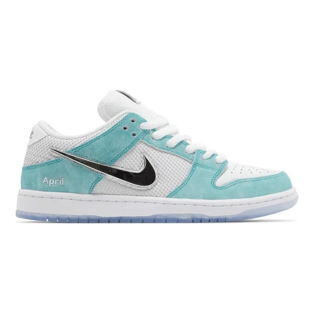 NK SB Dunk Low April Skateboards