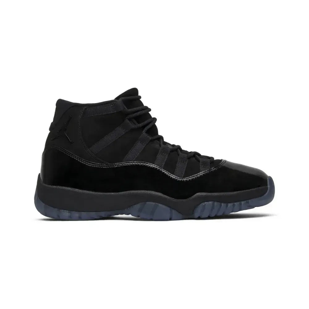 AJ 11 - Cap/Gown