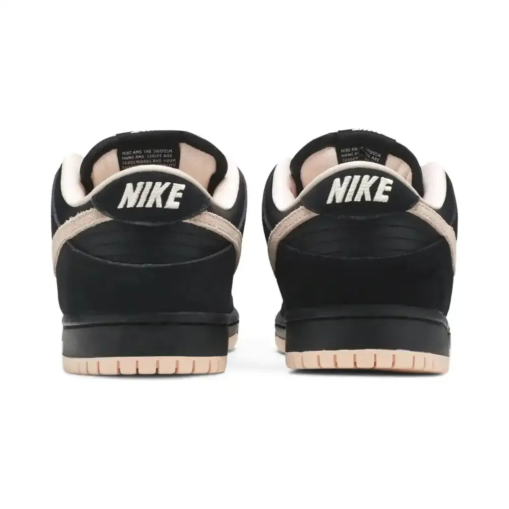 NK Dunk Low - Black Coral