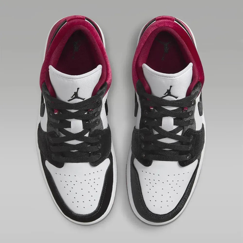 AJ 1 Low - Velvet Black Toe