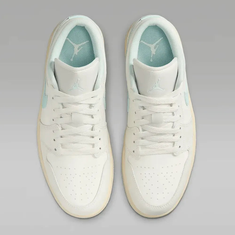 AJ 1 Low Sail Igloo