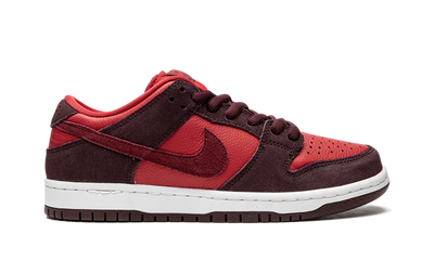 NK SB Dunk Low Cherry