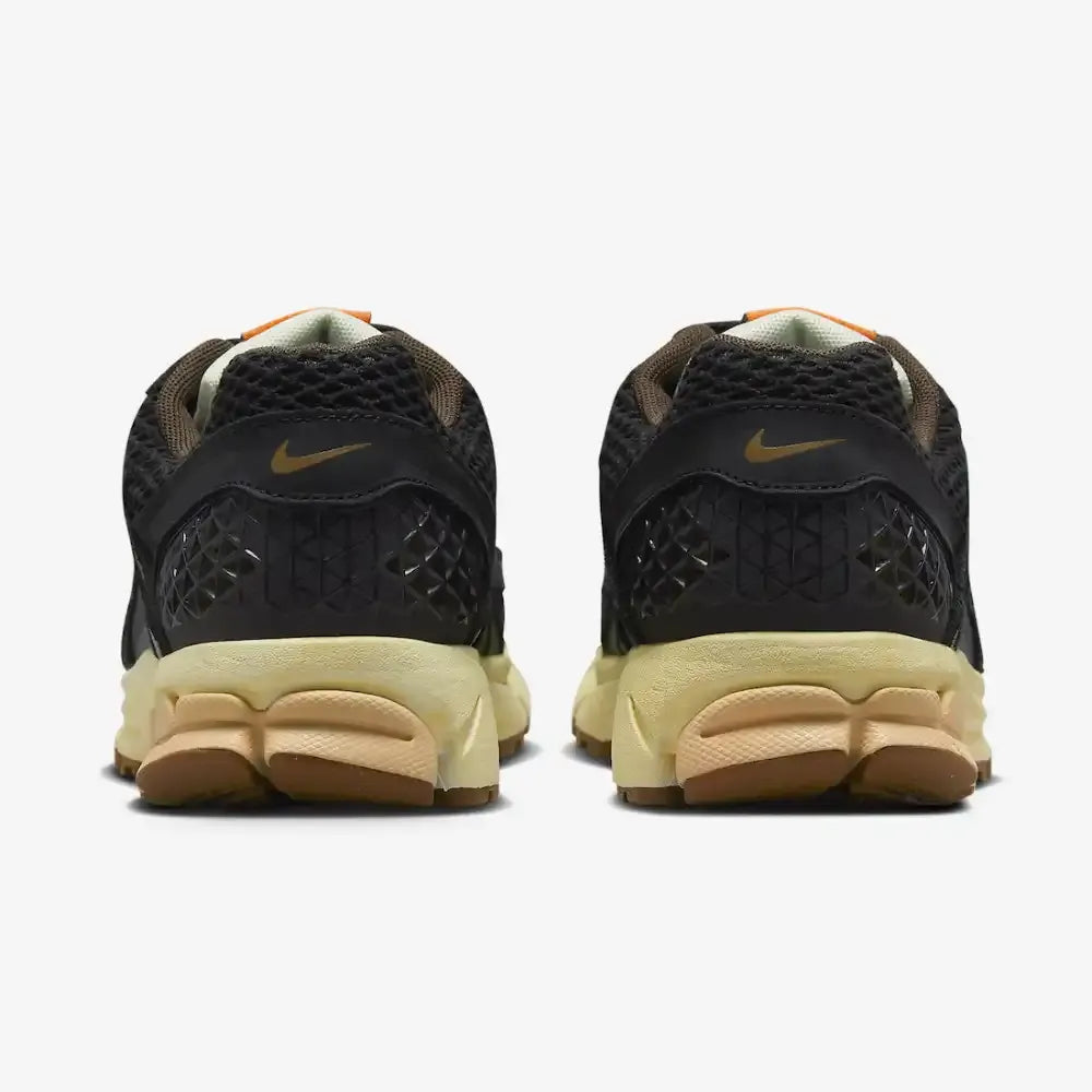 NK Zoom Vomero 5 Black