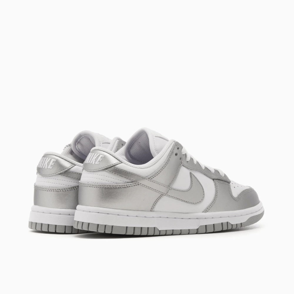 NK Dunk Low - Metallic Silver