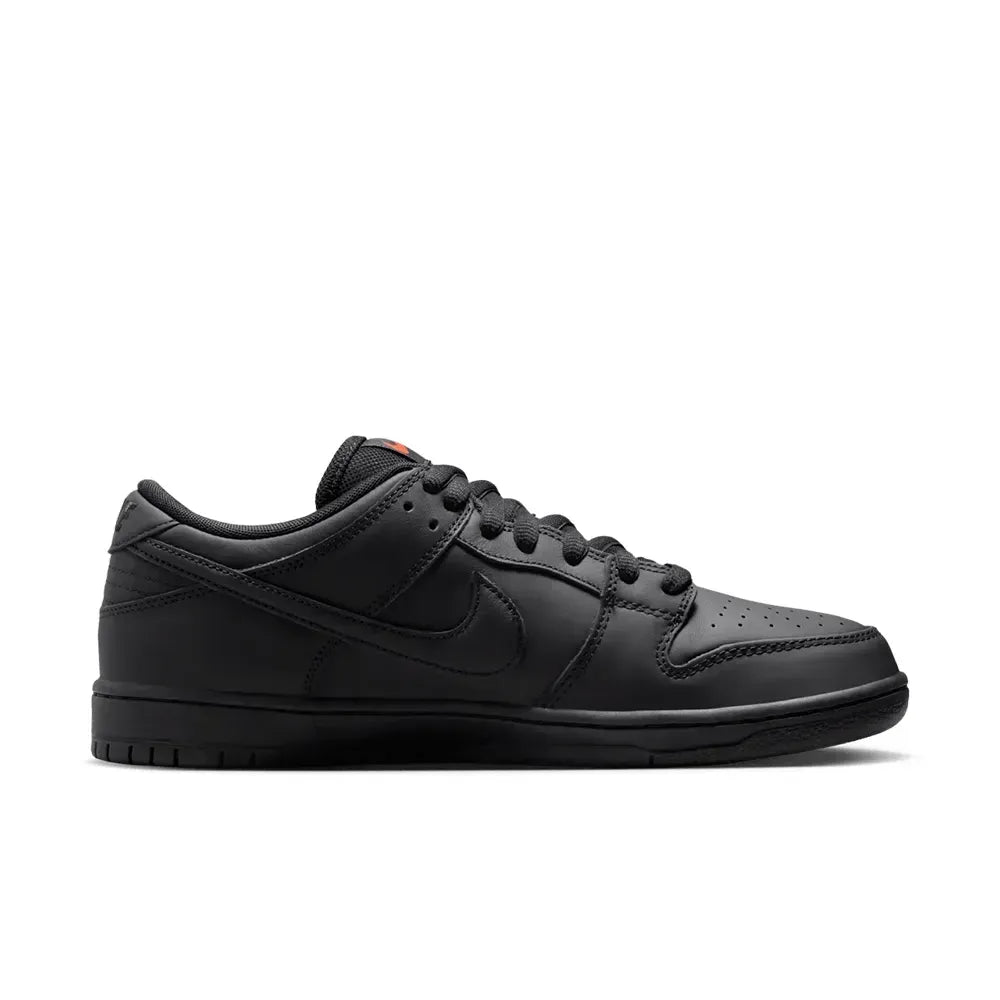 NK Dunk Low - Triple Black