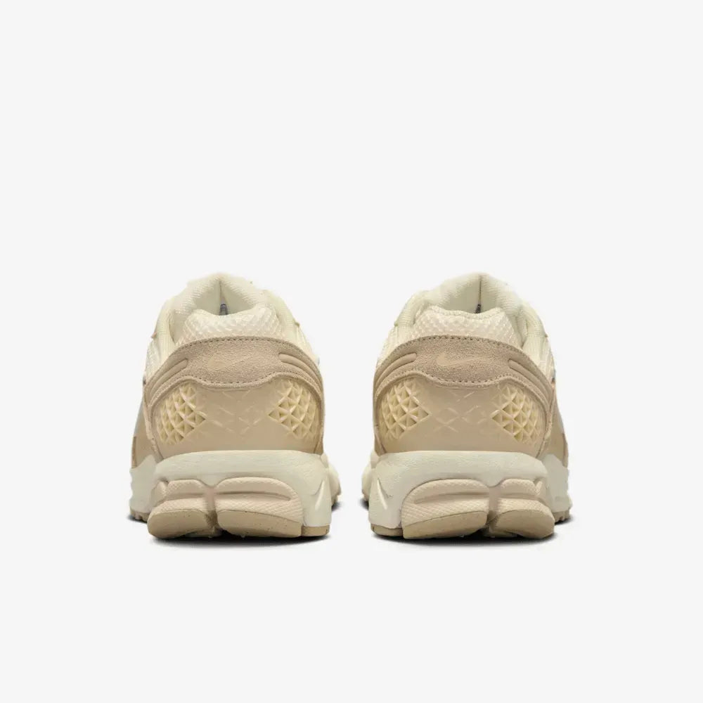 NK Zoom Vomero 5 Beach Light Khaki