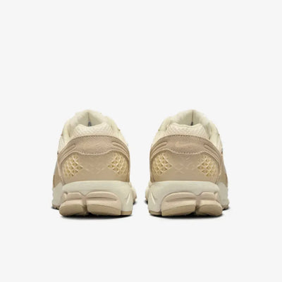 NK Zoom Vomero 5 Beach Light Khaki