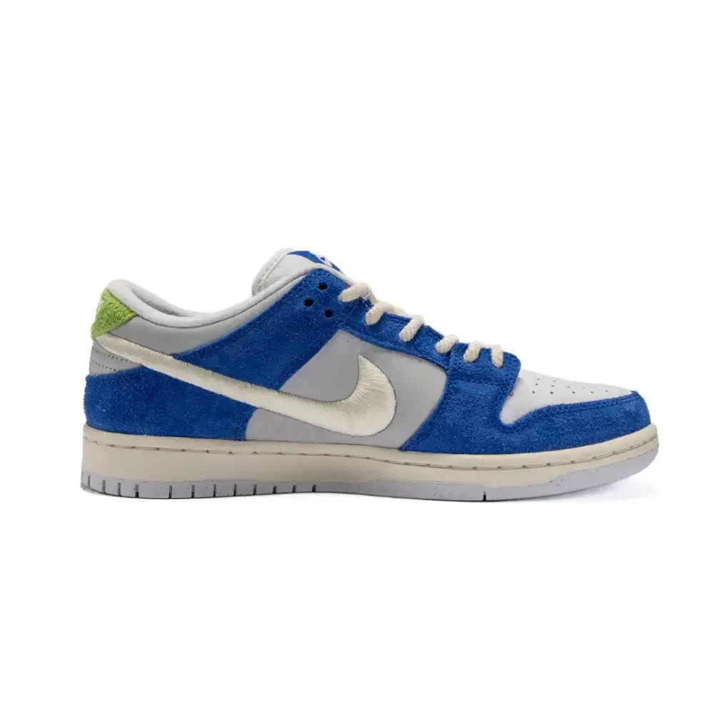 NK Dunk Low - Fly Streetwear