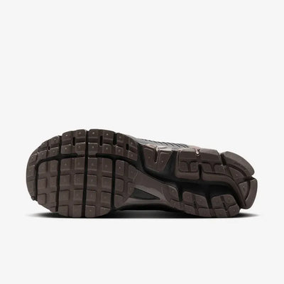 NK Zoom Vomero 5 Cave Stone