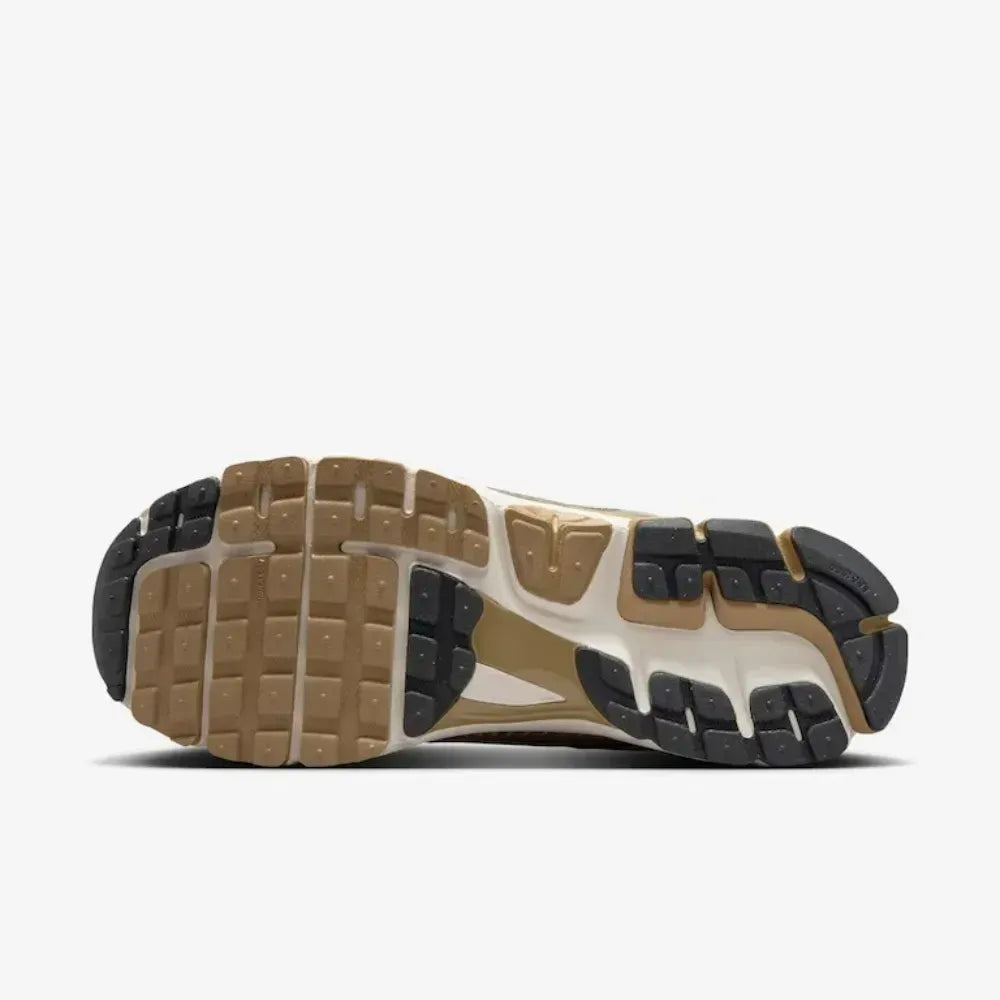 NK Zoom Vomero 5 Metallic Pewter