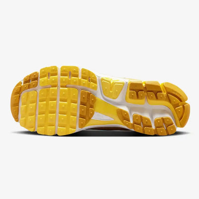NK Zoom Vomero 5 Varsity Maize