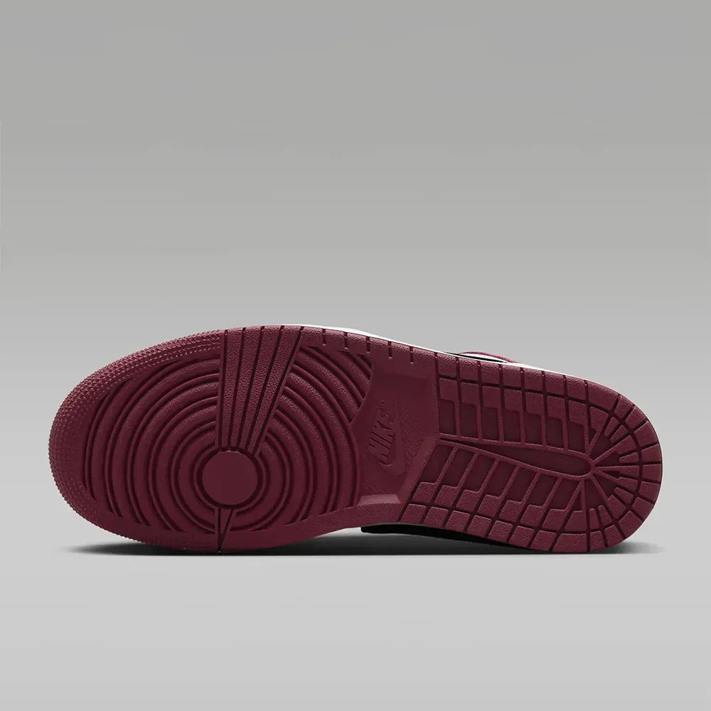 AJ 1 Low - Velvet Black Toe